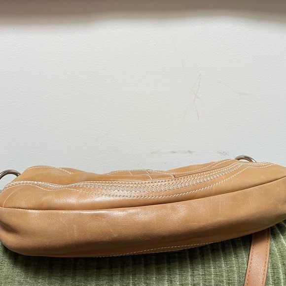 Vintage Soho Coach Y2K 2000s tan leather purse silver buckle and crossbody strap - Picture 10 of 12